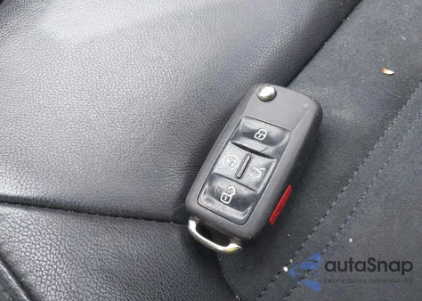 2013 Volkswagen Passat 2.5L Sel Premium from USA, damaged, VIN 1VWCP7A32DC067792